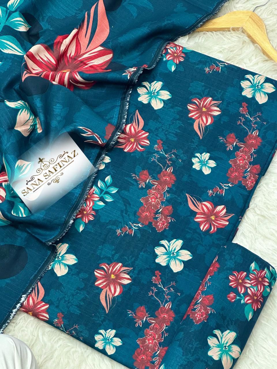 Unstitched Khaddar suits with Flat 20% OFF
