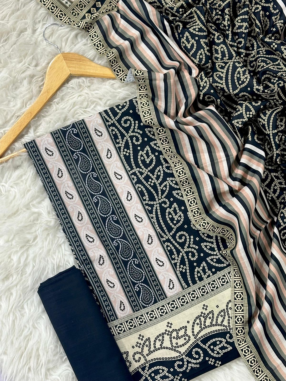 Unstitched Khaddar suits with Flat 20% OFF